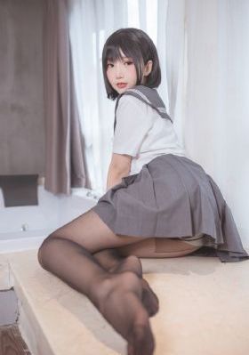三角窗外是黑夜